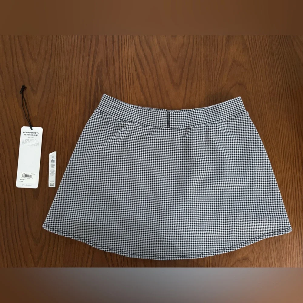 ALO Yoga Black and White Mini Skirt